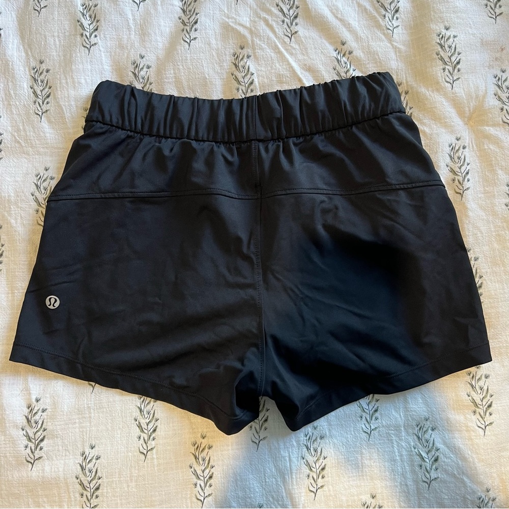 Lulu Stretchy Shorts